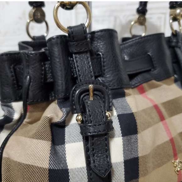 Burberry Nova Check Woven Leather Bucket Bag - Picture 5 of 9